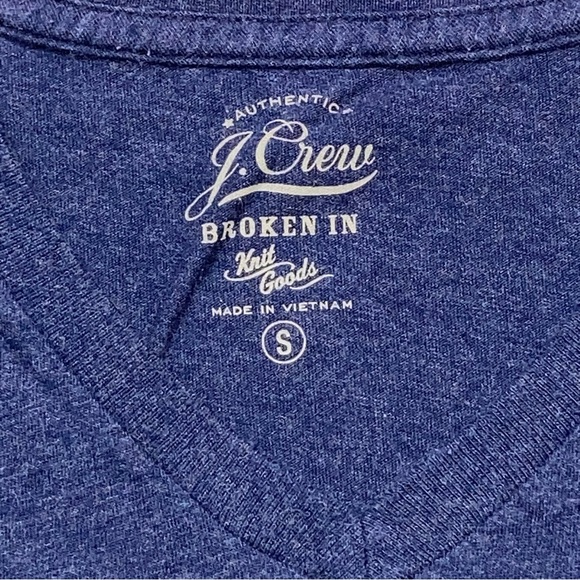 🆕 J Crew Shirt Men’s Small Blue V Neck Short Sleeve Broken In Tee Summer Preppy - Picture 4 of 6